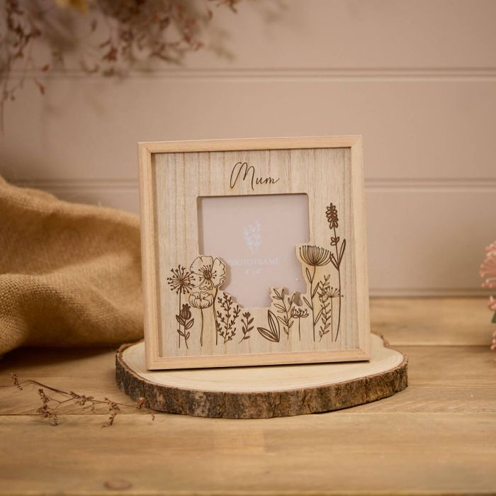 ETCHED WOOD FLOWER MUM FRAME